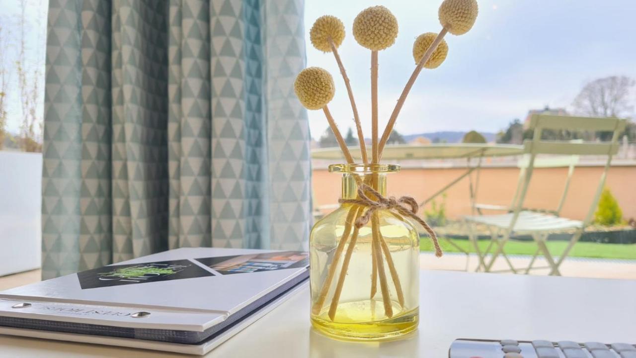 Le Maconnais Guest House Vinzelles Bagian luar foto