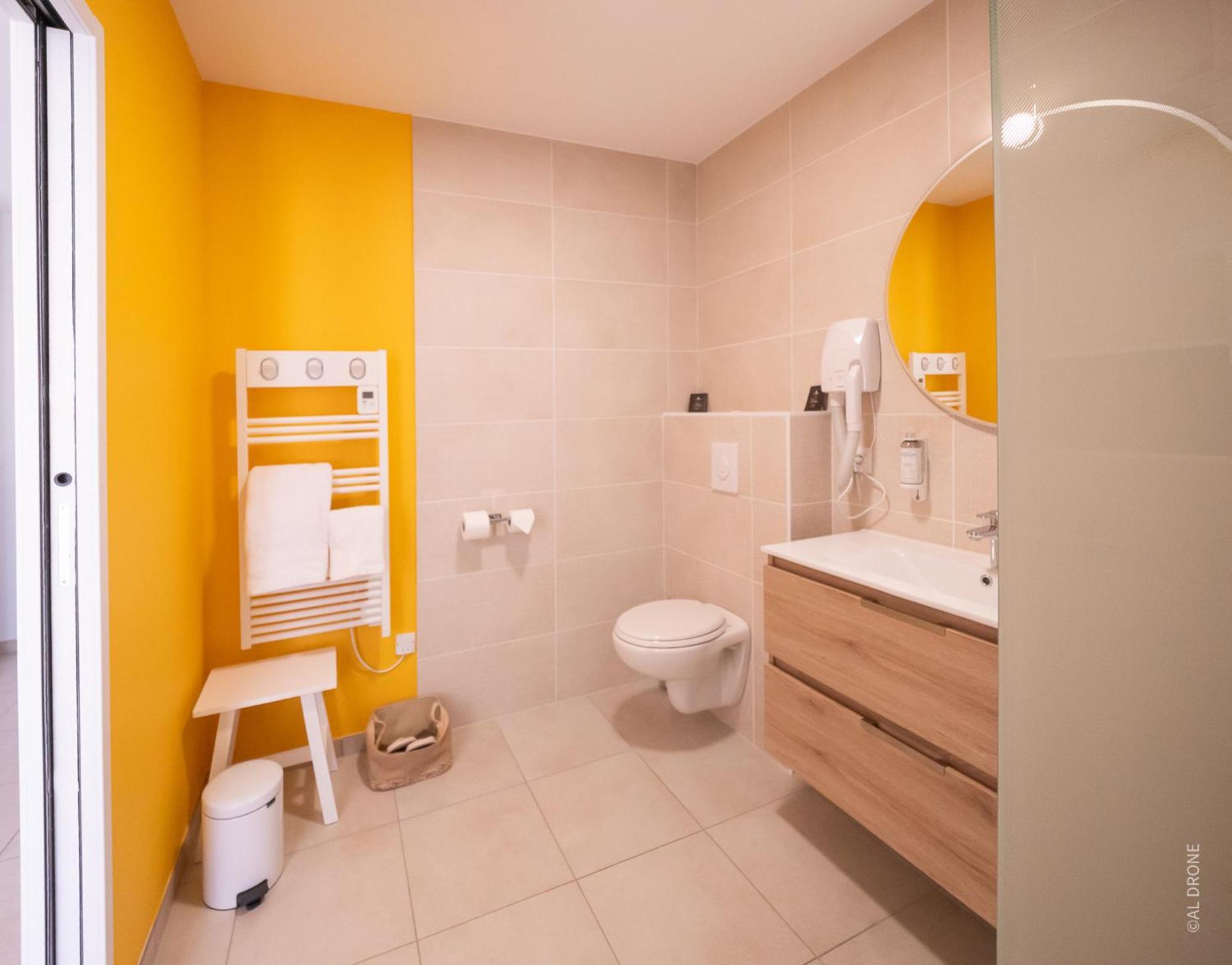 Le Maconnais Guest House Vinzelles Bagian luar foto